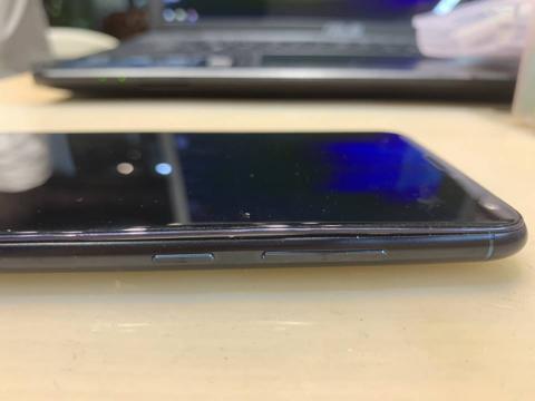 小紅人維修中心 - 電池膨脹