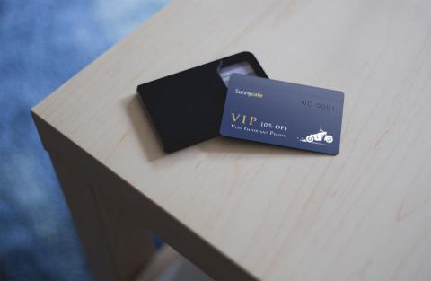 劉小姐 - 咖啡廳VIP卡
-深底
-高級感
