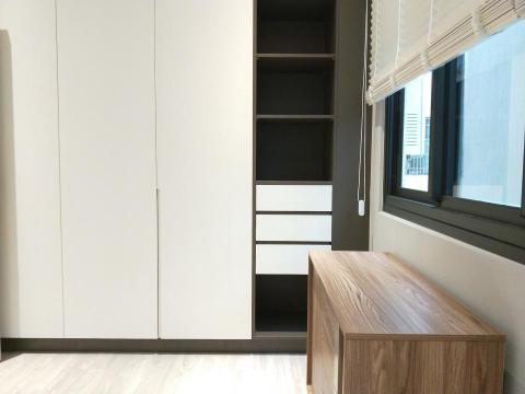 凰郡設計有限公司 - 現代簡約的更衣室空間