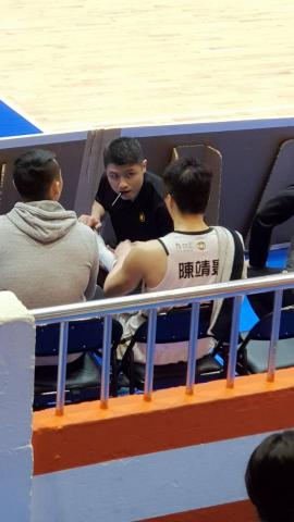 盧政樺 - SBL球員場邊調整 盧政樺 - SBL球員場邊調整