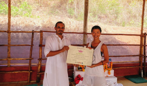 Co Yoga - 2018 二月印度果亞獲得RYT200 證書