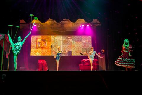 iphoto 73  studio - 新象創作劇團-雜技范特西