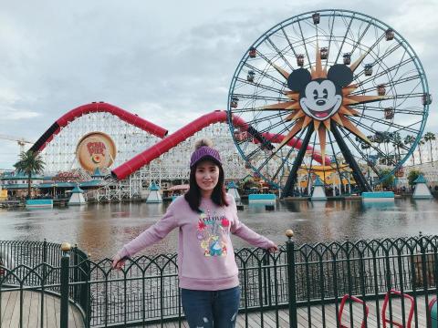 緗＊旅行規劃 網拍代購 活動企劃 影片剪輯 寵物散步 部落格寫作 - 世界第一座加州迪士尼
（目前世界6座迪士尼，僅剩法國迪士尼還未去過。）