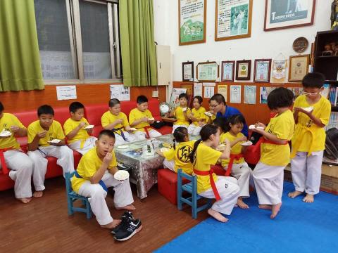 勤武企業私人教練  何孟翰 - 師生互動