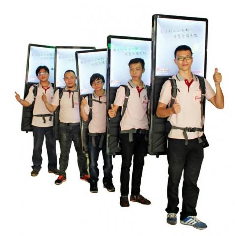 富士康廣告 - 背包燈箱