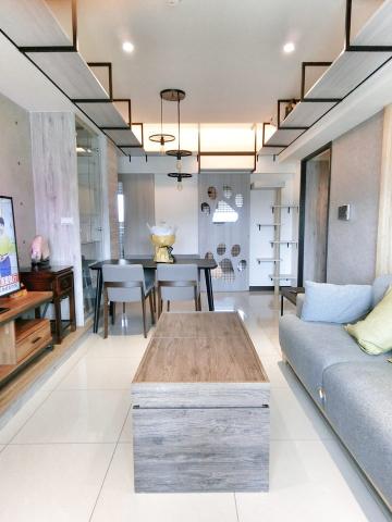 永固麗室內裝潢設計有限公司 - 讓喵星人愛不釋手的貼心居家設計 以Loft 風作為設計主軸,把跳台設計當作空間陳設的一環,做為某一面牆的裝飾重點,連同貓咪們的停頓與彈跳,構成一幅幸福美好的畫面。 現在的人養寵物,心態已經從單方向的要牠陪伴自己,變成相互陪伴、共同生活的互賴關係了,貓奴們想跟貓咪一起生活、一起快樂地宅在家,有個能適應雙方的空間設計很重要,尤其貓咪又比狗來得自我、有自己的性情,所以要創造一個人貓能舒適生活的寓所,常常 永固麗室內裝潢設計有限公司 - 讓喵星人愛不釋手的貼心居家設計 以Loft 風作為設計主軸,把跳台設計當作空間陳設的一環,做為某一面牆的裝飾重點,連同貓咪們的停頓與彈跳,構成一幅幸福美好的畫面。 現在的人養寵物,心態已經從單方向的要牠陪伴自己,變成相互陪伴、共同生活的互賴關係了,貓奴們想跟貓咪一起生活、一起快樂地宅在家,有個能適應雙方的空間設計很重要,尤其貓咪又比狗來得自我、有自己的性情,所以要創造一個人貓能舒適生活的寓所,常常