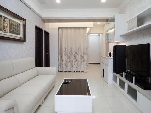 永固麗室內裝潢設計有限公司 - 空間,上方展示櫃採用鏡面及玻璃,使得變得輕盈具穿透感;空間基底則給予簡潔的硬裝基礎,搭配簡約軟裝布置和輕柔配色,營造出舒適的風格,體現設計巧思! 永固麗室內裝潢設計有限公司 - 空間,上方展示櫃採用鏡面及玻璃,使得變得輕盈具穿透感;空間基底則給予簡潔的硬裝基礎,搭配簡約軟裝布置和輕柔配色,營造出舒適的風格,體現設計巧思!