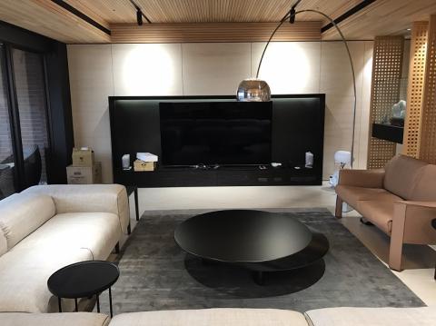 超躍企業有限公司 - 