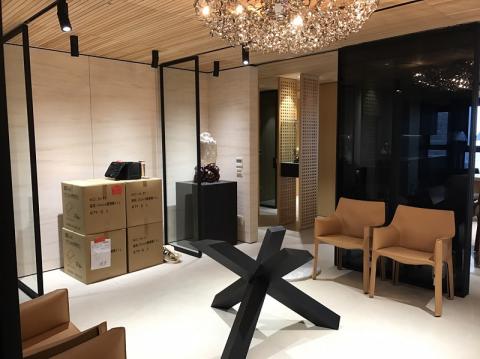 超躍企業有限公司 - 