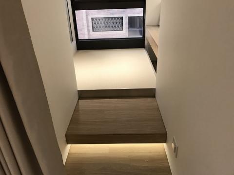 超躍企業有限公司 - 