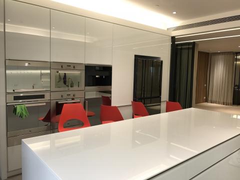 超躍企業有限公司 - 