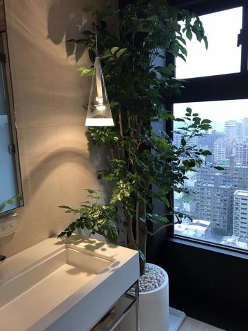 超躍企業有限公司 - 