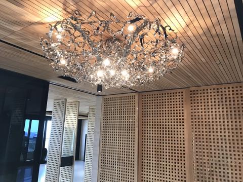 超躍企業有限公司 - 