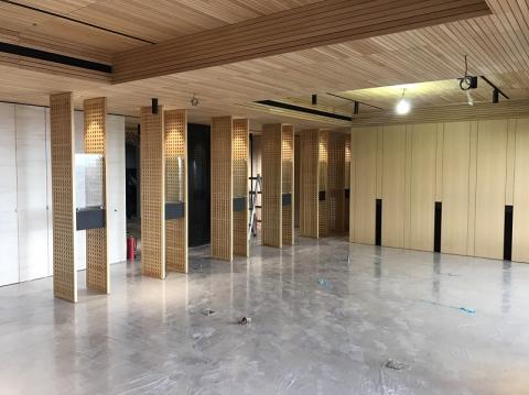 超躍企業有限公司 - 