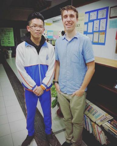 Kevin - 邀請紐約背包客來補習班分享