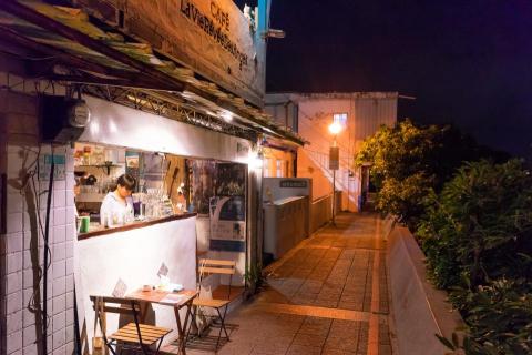 柯先生 - 作品:淡水河畔巷弄咖啡廳戶外空間