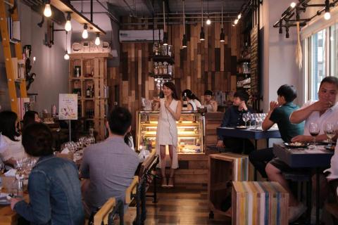 Double Wine - 20181021台新銀行
白色party品酒會