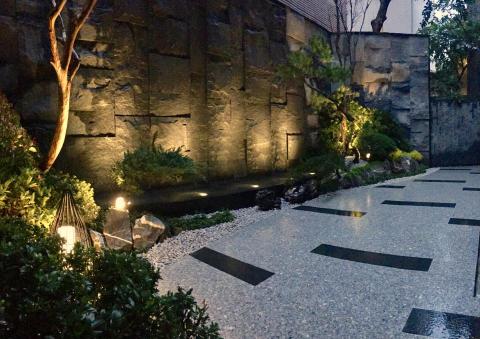 青哲景觀設計有限公司 - 忠孝東路辦公大樓庭園造景完工-角度2