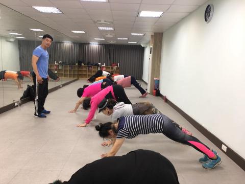 安悅AnYue專業健康規劃 - 社區銀髮族合作的健康運動