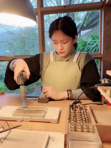 提供pcb製造服務的專家黃榆婷