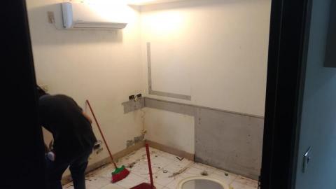 葉光銘 光木業室內裝潢 - 萬華區老舊套房改裝前
壁癌問題，門片歪斜，家具損毀，浴室漏水....