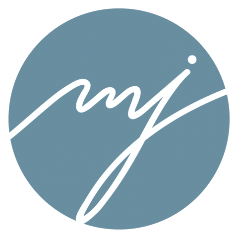 吳孟潔 - 幫自己設計的LOGO，以綽號為發想，風格取向簡單、活潑線條、穩重色調，比照自己的個性。