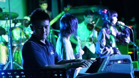 許恩豪 -  許恩豪 -