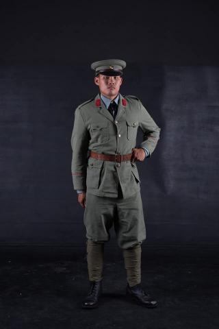 軍式風格多媒體工作室 - 各種老軍裝訂製，需要提供參考圖、材質、尺寸等數據。