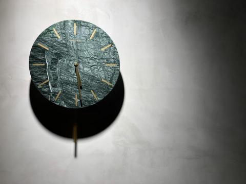 提供多少錢西文服務的專家楊維庭