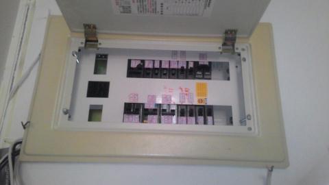 創作工程 - 屋內匯流排配電盤