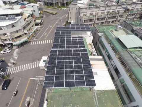 昕陽太陽能發電 周特助 - 全家便利商店屋頂太陽能發電系統 昕陽太陽能發電 周特助 - 全家便利商店屋頂太陽能發電系統