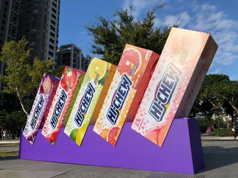 常怡香 - 森永Hi Chew軟糖
動力彈跳結合360度創意拍照，宣傳品牌新口味新包裝，要主攻學生族群的特性，讓來參與的民眾可以感受到品牌的活力。