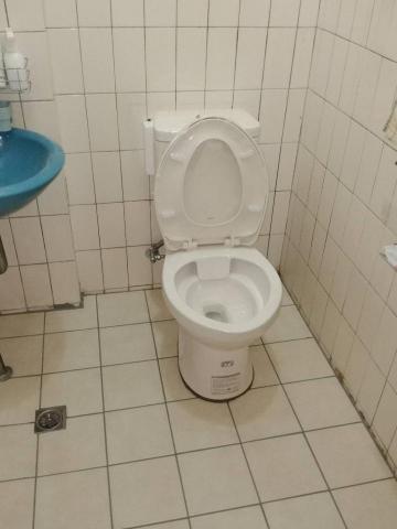 瓏申水電維修工程 - 安裝新馬桶