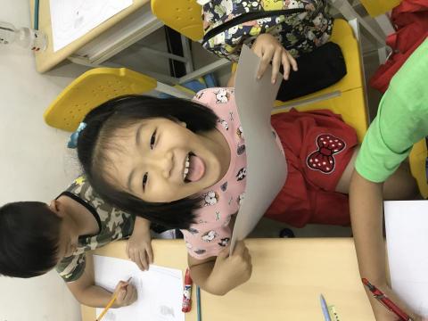 彭毅軒 - 補習班學生的多元學習（畫畫課）