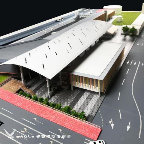 Eagle模型事務所 - 建築模型 / 雷射切割 - ➤基隆轉運站 - 建築模型
有些人滿懷期待帶著笑容，準備下車擁抱熟悉的親人和記憶。
有些人滿懷空虛帶著淚水，準備上車面對無情的社會和利益。
