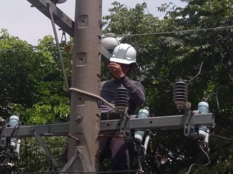 提供用電設備檢驗服務的專家石晧廷