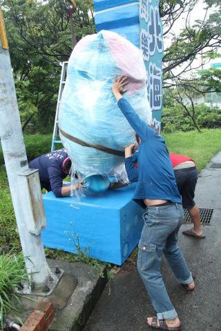 沐樂創意設計有限公司 - 新竹某公所之育樂中心前玻璃纖維公仔設計與製作
執行內容：
公仔設計
公仔製作
公仔運送安裝
品質監控
