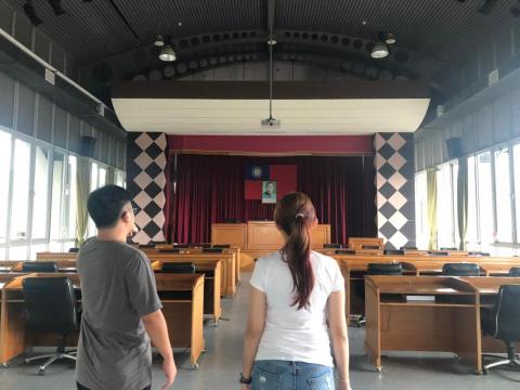 沐樂創意設計有限公司 - 南投某公所父親節表揚活動場地會勘量測
執行內容：
活動主視覺設計
父親節表揚手冊設計 
人型立牌設計
Truss背板設計
邀請卡設計
氣球柱