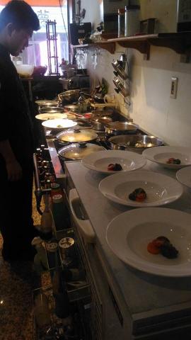 郭丁億 - 餐廳菜單創新設計，開幕試做