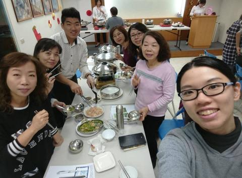 郭丁億 - 媽媽教室