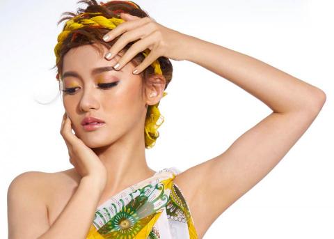 米蘭達造型事務所 - 擅長打造不同的個性美
不管是商業作品還是新娘婚禮上都能為客戶妝點出獨樹一格的美麗
近18年造型經歷
各大國際精品fashion show妝髮
各大國際展會,記者會,活動造型師
作品散見於各大媒體通路
其他詳請請參考關於
歡迎造型相關工作洽詢 米蘭達造型事務所 - 擅長打造不同的個性美
不管是商業作品還是新娘婚禮上都能為客戶妝點出獨樹一格的美麗
近18年造型經歷
各大國際精品fashion show妝髮
各大國際展會,記者會,活動造型師
作品散見於各大媒體通路
其他詳請請參考關於
歡迎造型相關工作洽詢