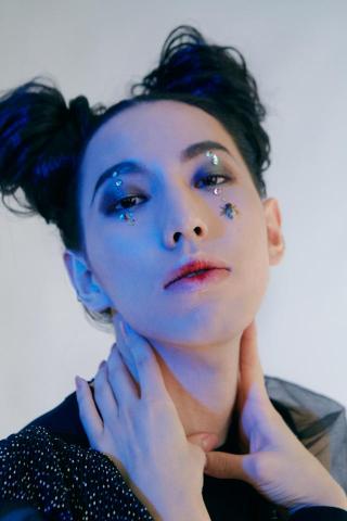 米蘭達造型事務所 - 擅長打造不同的個性美
不管是商業作品還是新娘婚禮上都能為客戶妝點出獨樹一格的美麗
近18年造型經歷
各大國際精品fashion show妝髮
各大國際展會,記者會,活動造型師
作品散見於各大媒體通路
其他詳請請參考關於
歡迎造型相關工作洽詢 米蘭達造型事務所 - 擅長打造不同的個性美
不管是商業作品還是新娘婚禮上都能為客戶妝點出獨樹一格的美麗
近18年造型經歷
各大國際精品fashion show妝髮
各大國際展會,記者會,活動造型師
作品散見於各大媒體通路
其他詳請請參考關於
歡迎造型相關工作洽詢