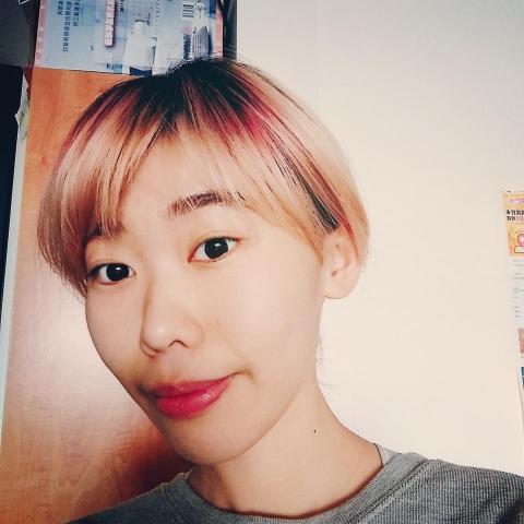 提供公關服務的專家黎雅