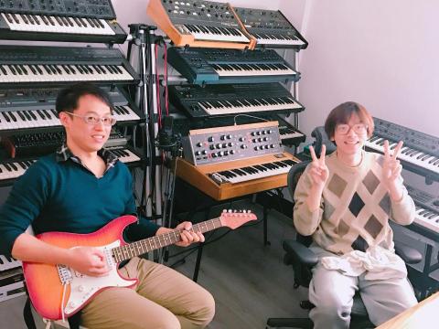 超展開音樂 Adam老師 - 錄音室樂手(feat金曲製作人) 超展開音樂 Adam老師 - 錄音室樂手(feat金曲製作人)