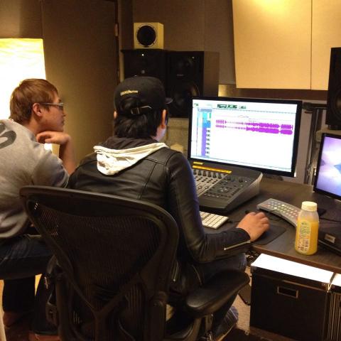 超展開音樂 Adam老師 - 擔任編曲製作人混音中 超展開音樂 Adam老師 - 擔任編曲製作人混音中