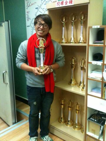 超展開音樂 Adam老師 - 金鐘傳奇警廣的電台節目訪談與演出 超展開音樂 Adam老師 - 金鐘傳奇警廣的電台節目訪談與演出