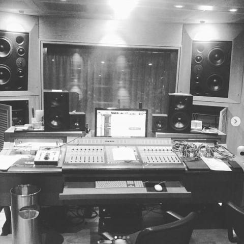 超展開音樂 Adam老師 - 工作側拍,強力配唱 超展開音樂 Adam老師 - 工作側拍,強力配唱