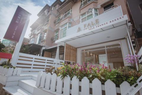 J/S 建築空間設計製作 - 純白歐式 J/S 建築空間設計製作 - 純白歐式