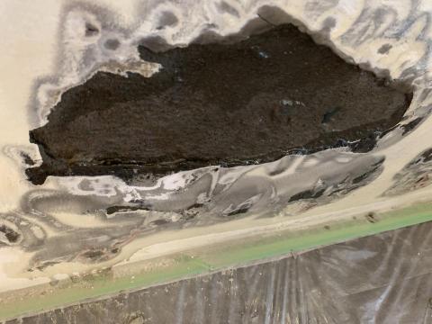 鴻利維護工程行 - 壁癌處理中