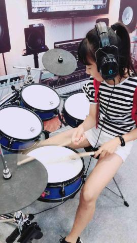 胡乃文 - 帶學生去樂器展，小小展現一下